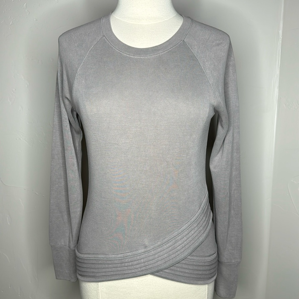 Athleta Serenity Crisscross sweatshirt Tagged XXS Can fit Small